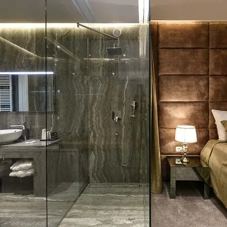 Luxury Lavie בית הארחה 4*