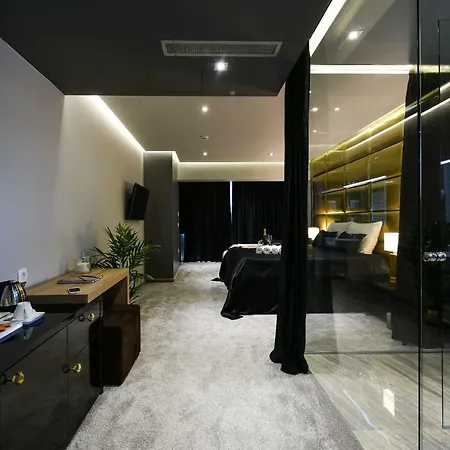 Luxury Lavie בית הארחה