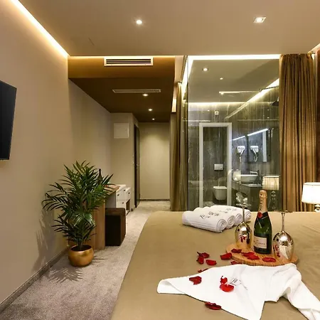 Luxury Lavie בית הארחה 4*