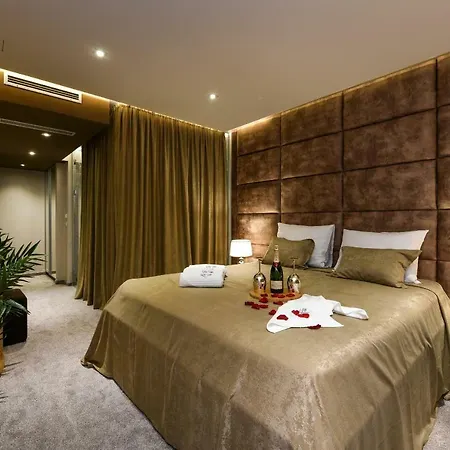 Luxury Lavie זאדאר