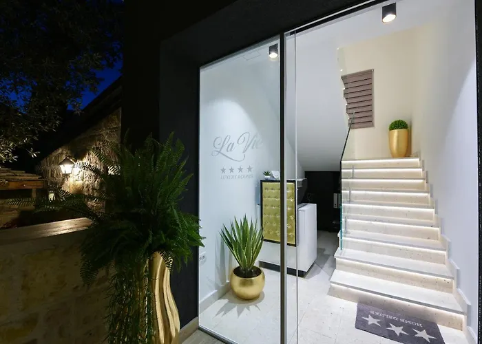 Luxury Lavie Penzion
