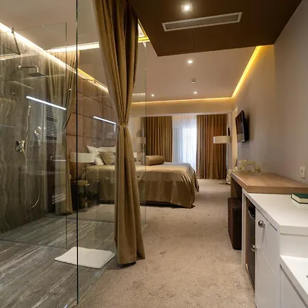 Luxury Lavie 4*