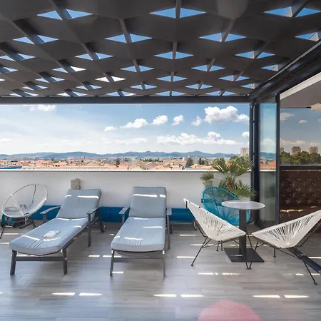 Luxury Lavie Konukevi